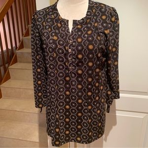 BY DESIGN. Beautiful Black, yellow & white print shirt. Long adjustable …